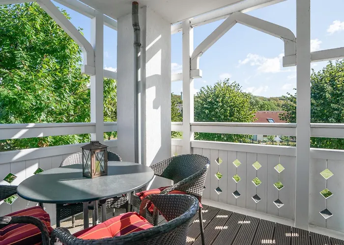 Apartment 720, Seepark *